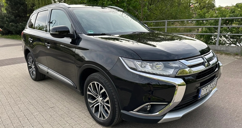 Mitsubishi Outlander cena 79900 przebieg: 210000, rok produkcji 2017 z Wrocław małe 596